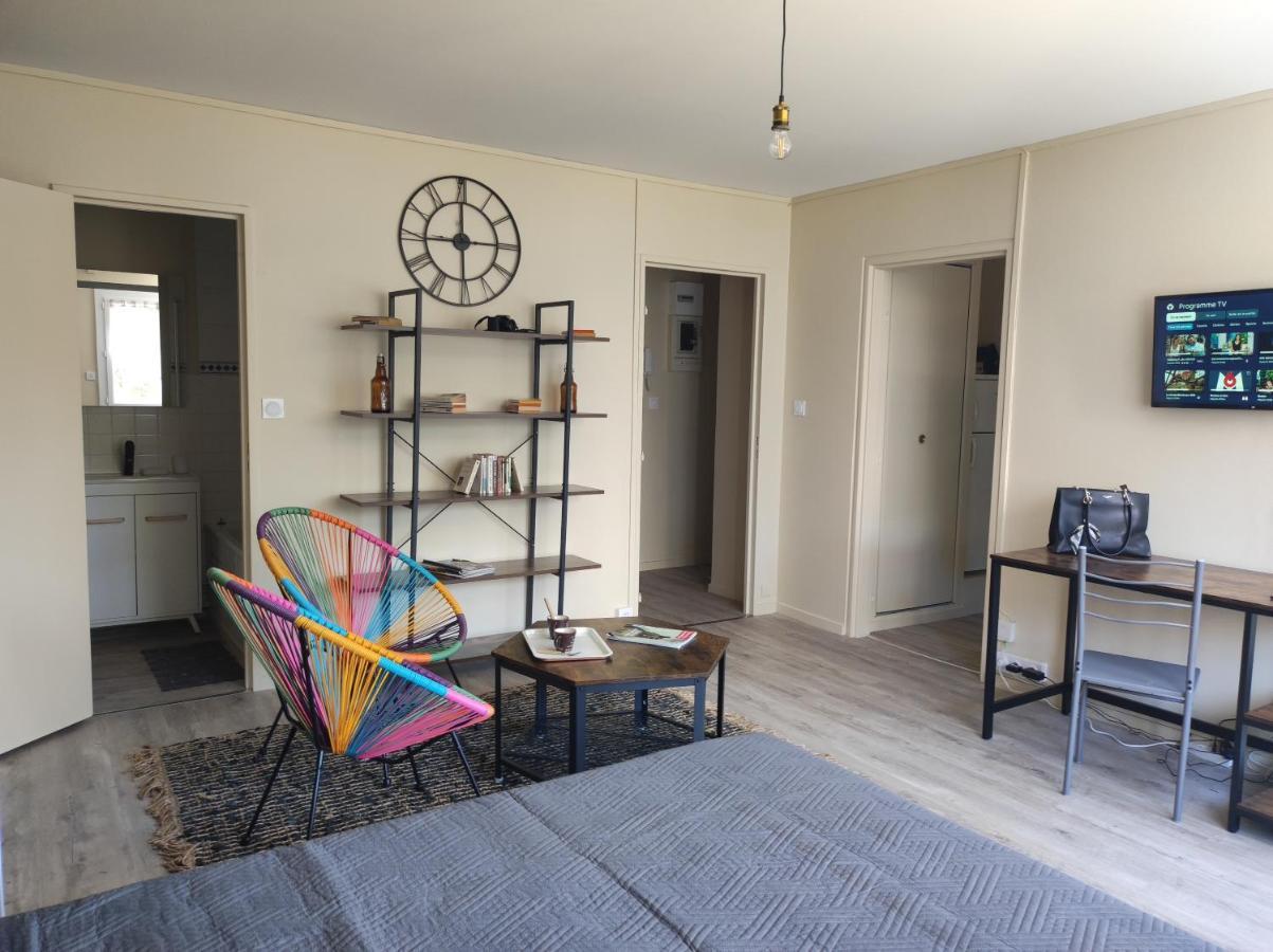 Studio - Meuble Tourisme, Trois Etoiles - 34 M2 Refait A Neuf- Residence Mâcon Buitenkant foto